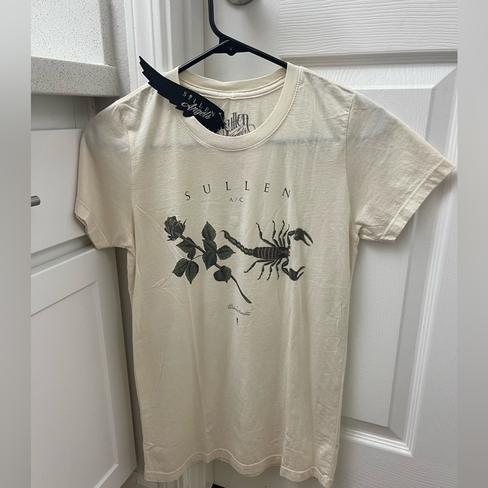 Sullen women’s tee